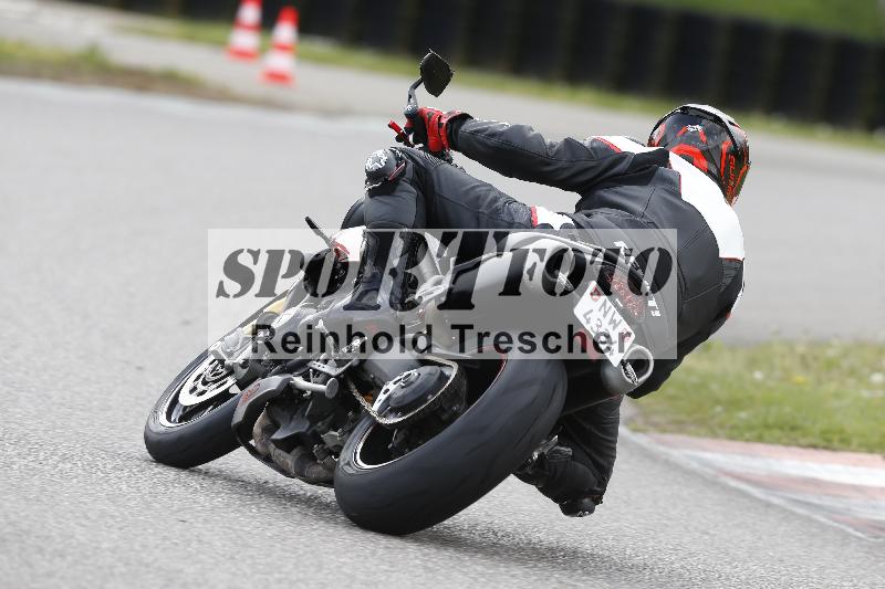 /Archiv-2025/09 22.04.2025 Cornu Master School ADR/rot-rouge/89